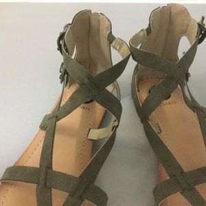 g by guess carlyn gladiator sandal